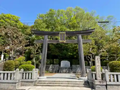 多井畑厄除八幡宮の鳥居