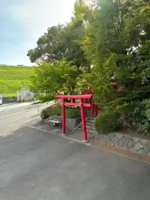 南大沢八幡神社の{uncategorized: "未分類", other: "その他", undefined: "問題あり", building: "その他建物", grave: "お墓", sacred_gate: "鳥居", guardian: "狛犬", statue: "像", buddha: "仏像", history: "歴史", nature: "自然", garden: "庭園", animal: "動物", pagoda: "塔", temizu: "手水舎", mountain_gate: "山門・神門", sanctuary: "本殿・本堂", subordinate: "末社・摂社", art: "芸術", scenery: "景色", jizo: "地蔵", ema: "絵馬", goshuin: "御朱印", omikuji: "おみくじ", items: "授与品その他", amulet: "お守り", goshuincho: "御朱印帳", eats: "食事", festival: "お祭り", votive_dance: "神楽", shichigosan: "七五三参", wedding: "結婚式", experience: "体験その他", initially: "初詣", around: "周辺", anti_infection: "感染症対策"}