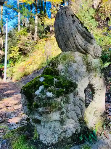 白山神社の狛犬