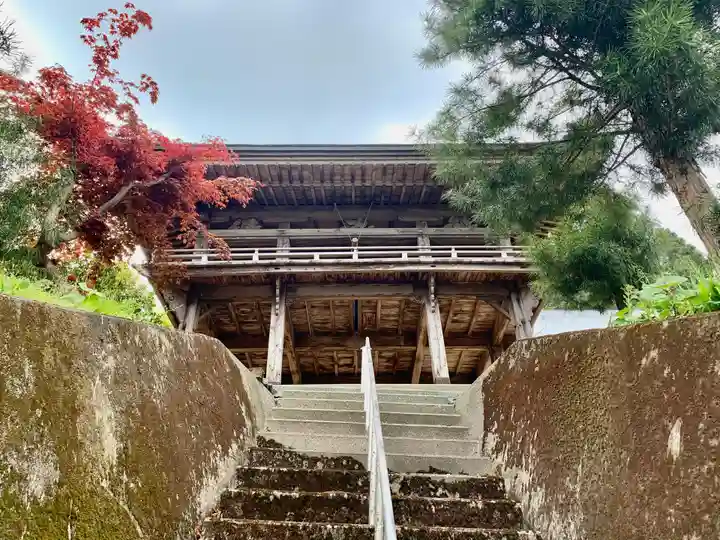 安樂寺の本殿・本堂