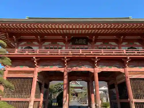 甲斐善光寺の山門