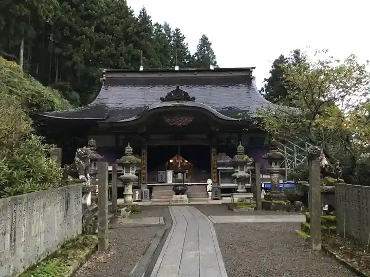 横峰寺の本殿・本堂