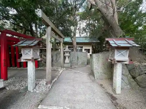 日保見山八幡宮の{uncategorized: "未分類", other: "その他", undefined: "問題あり", building: "その他建物", grave: "お墓", sacred_gate: "鳥居", guardian: "狛犬", statue: "像", buddha: "仏像", history: "歴史", nature: "自然", garden: "庭園", animal: "動物", pagoda: "塔", temizu: "手水舎", mountain_gate: "山門・神門", sanctuary: "本殿・本堂", subordinate: "末社・摂社", art: "芸術", scenery: "景色", jizo: "地蔵", ema: "絵馬", goshuin: "御朱印", omikuji: "おみくじ", items: "授与品その他", amulet: "お守り", goshuincho: "御朱印帳", eats: "食事", festival: "お祭り", votive_dance: "神楽", shichigosan: "七五三参", wedding: "結婚式", experience: "体験その他", initially: "初詣", around: "周辺", anti_infection: "感染症対策"}