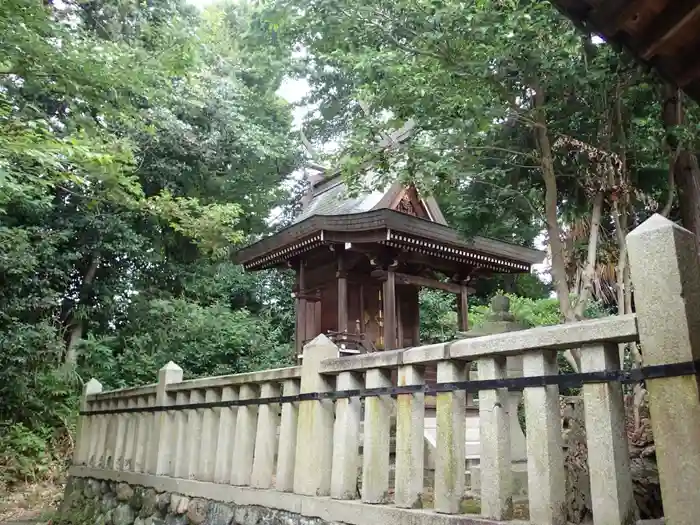 國津神社の本殿