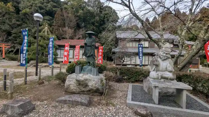 光明院の{uncategorized: "未分類", other: "その他", undefined: "問題あり", building: "その他建物", grave: "お墓", sacred_gate: "鳥居", guardian: "狛犬", statue: "像", buddha: "仏像", history: "歴史", nature: "自然", garden: "庭園", animal: "動物", pagoda: "塔", temizu: "手水舎", mountain_gate: "山門・神門", sanctuary: "本殿・本堂", subordinate: "末社・摂社", art: "芸術", scenery: "景色", jizo: "地蔵", ema: "絵馬", goshuin: "御朱印", omikuji: "おみくじ", items: "授与品その他", amulet: "お守り", goshuincho: "御朱印帳", eats: "食事", festival: "お祭り", votive_dance: "神楽", shichigosan: "七五三参", wedding: "結婚式", experience: "体験その他", initially: "初詣", around: "周辺", anti_infection: "感染症対策"}