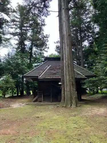 香取神社の{uncategorized: "未分類", other: "その他", undefined: "問題あり", building: "その他建物", grave: "お墓", sacred_gate: "鳥居", guardian: "狛犬", statue: "像", buddha: "仏像", history: "歴史", nature: "自然", garden: "庭園", animal: "動物", pagoda: "塔", temizu: "手水舎", mountain_gate: "山門・神門", sanctuary: "本殿・本堂", subordinate: "末社・摂社", art: "芸術", scenery: "景色", jizo: "地蔵", ema: "絵馬", goshuin: "御朱印", omikuji: "おみくじ", items: "授与品その他", amulet: "お守り", goshuincho: "御朱印帳", eats: "食事", festival: "お祭り", votive_dance: "神楽", shichigosan: "七五三参", wedding: "結婚式", experience: "体験その他", initially: "初詣", around: "周辺", anti_infection: "感染症対策"}