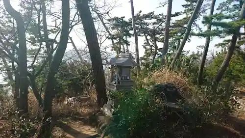 祠の末社