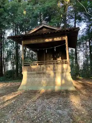 高尾神社の{uncategorized: "未分類", other: "その他", undefined: "問題あり", building: "その他建物", grave: "お墓", sacred_gate: "鳥居", guardian: "狛犬", statue: "像", buddha: "仏像", history: "歴史", nature: "自然", garden: "庭園", animal: "動物", pagoda: "塔", temizu: "手水舎", mountain_gate: "山門・神門", sanctuary: "本殿・本堂", subordinate: "末社・摂社", art: "芸術", scenery: "景色", jizo: "地蔵", ema: "絵馬", goshuin: "御朱印", omikuji: "おみくじ", items: "授与品その他", amulet: "お守り", goshuincho: "御朱印帳", eats: "食事", festival: "お祭り", votive_dance: "神楽", shichigosan: "七五三参", wedding: "結婚式", experience: "体験その他", initially: "初詣", around: "周辺", anti_infection: "感染症対策"}