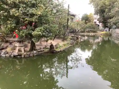 川原神社の庭園