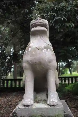 楡山神社の狛犬