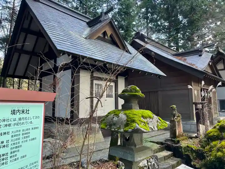 富士山東口本宮 冨士浅間神社の末社・摂社