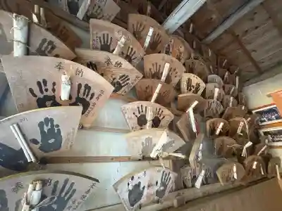 髙神社の{uncategorized: "未分類", other: "その他", undefined: "問題あり", building: "その他建物", grave: "お墓", sacred_gate: "鳥居", guardian: "狛犬", statue: "像", buddha: "仏像", history: "歴史", nature: "自然", garden: "庭園", animal: "動物", pagoda: "塔", temizu: "手水舎", mountain_gate: "山門・神門", sanctuary: "本殿・本堂", subordinate: "末社・摂社", art: "芸術", scenery: "景色", jizo: "地蔵", ema: "絵馬", goshuin: "御朱印", omikuji: "おみくじ", items: "授与品その他", amulet: "お守り", goshuincho: "御朱印帳", eats: "食事", festival: "お祭り", votive_dance: "神楽", shichigosan: "七五三参", wedding: "結婚式", experience: "体験その他", initially: "初詣", around: "周辺", anti_infection: "感染症対策"}