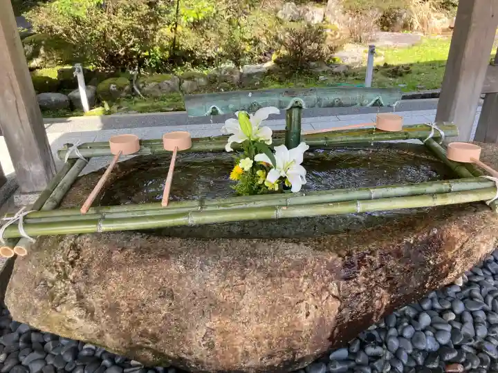 氣多大社の{uncategorized: "未分類", other: "その他", undefined: "問題あり", building: "その他建物", grave: "お墓", sacred_gate: "鳥居", guardian: "狛犬", statue: "像", buddha: "仏像", history: "歴史", nature: "自然", garden: "庭園", animal: "動物", pagoda: "塔", temizu: "手水舎", mountain_gate: "山門・神門", sanctuary: "本殿・本堂", subordinate: "末社・摂社", art: "芸術", scenery: "景色", jizo: "地蔵", ema: "絵馬", goshuin: "御朱印", omikuji: "おみくじ", items: "授与品その他", amulet: "お守り", goshuincho: "御朱印帳", eats: "食事", festival: "お祭り", votive_dance: "神楽", shichigosan: "七五三参", wedding: "結婚式", experience: "体験その他", initially: "初詣", around: "周辺", anti_infection: "感染症対策"}
