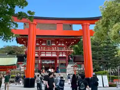 伏見稲荷大社の{uncategorized: "未分類", other: "その他", undefined: "問題あり", building: "その他建物", grave: "お墓", sacred_gate: "鳥居", guardian: "狛犬", statue: "像", buddha: "仏像", history: "歴史", nature: "自然", garden: "庭園", animal: "動物", pagoda: "塔", temizu: "手水舎", mountain_gate: "山門・神門", sanctuary: "本殿・本堂", subordinate: "末社・摂社", art: "芸術", scenery: "景色", jizo: "地蔵", ema: "絵馬", goshuin: "御朱印", omikuji: "おみくじ", items: "授与品その他", amulet: "お守り", goshuincho: "御朱印帳", eats: "食事", festival: "お祭り", votive_dance: "神楽", shichigosan: "七五三参", wedding: "結婚式", experience: "体験その他", initially: "初詣", around: "周辺", anti_infection: "感染症対策"}