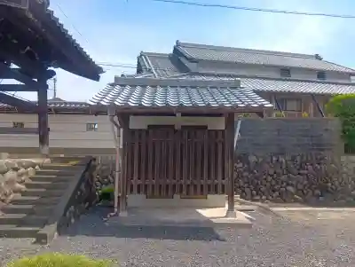 広蓮寺の{uncategorized: "未分類", other: "その他", undefined: "問題あり", building: "その他建物", grave: "お墓", sacred_gate: "鳥居", guardian: "狛犬", statue: "像", buddha: "仏像", history: "歴史", nature: "自然", garden: "庭園", animal: "動物", pagoda: "塔", temizu: "手水舎", mountain_gate: "山門・神門", sanctuary: "本殿・本堂", subordinate: "末社・摂社", art: "芸術", scenery: "景色", jizo: "地蔵", ema: "絵馬", goshuin: "御朱印", omikuji: "おみくじ", items: "授与品その他", amulet: "お守り", goshuincho: "御朱印帳", eats: "食事", festival: "お祭り", votive_dance: "神楽", shichigosan: "七五三参", wedding: "結婚式", experience: "体験その他", initially: "初詣", around: "周辺", anti_infection: "感染症対策"}