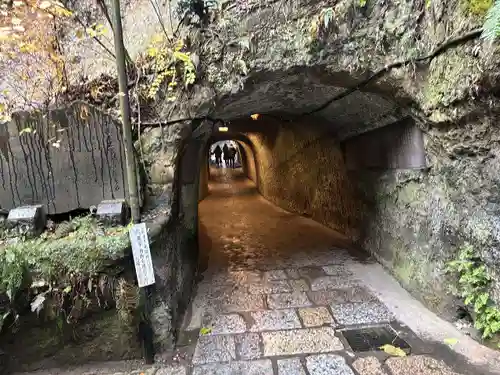 銭洗弁財天宇賀福神社(神奈川県)