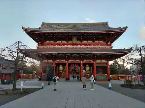 浅草寺の山門