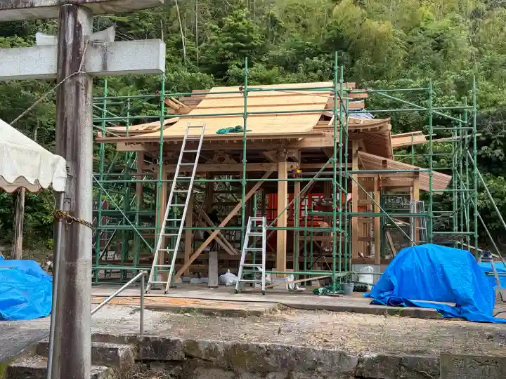 投谷八幡宮の{uncategorized: "未分類", other: "その他", undefined: "問題あり", building: "その他建物", grave: "お墓", sacred_gate: "鳥居", guardian: "狛犬", statue: "像", buddha: "仏像", history: "歴史", nature: "自然", garden: "庭園", animal: "動物", pagoda: "塔", temizu: "手水舎", mountain_gate: "山門・神門", sanctuary: "本殿・本堂", subordinate: "末社・摂社", art: "芸術", scenery: "景色", jizo: "地蔵", ema: "絵馬", goshuin: "御朱印", omikuji: "おみくじ", items: "授与品その他", amulet: "お守り", goshuincho: "御朱印帳", eats: "食事", festival: "お祭り", votive_dance: "神楽", shichigosan: "七五三参", wedding: "結婚式", experience: "体験その他", initially: "初詣", around: "周辺", anti_infection: "感染症対策"}