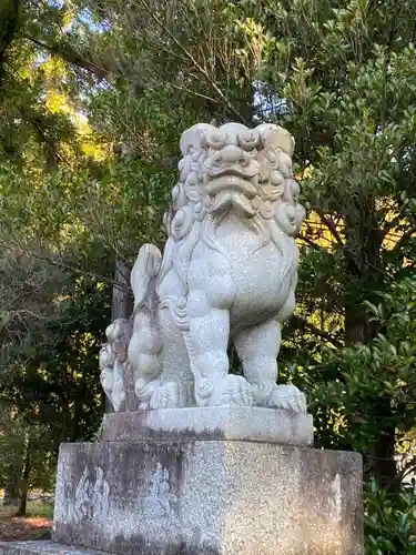 山梨縣護國神社の狛犬