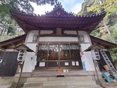井関三神社の本殿