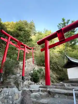 穴場稲荷の鳥居