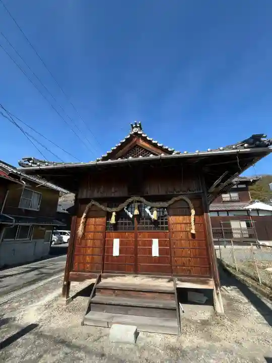 住吉神社の{uncategorized: "未分類", other: "その他", undefined: "問題あり", building: "その他建物", grave: "お墓", sacred_gate: "鳥居", guardian: "狛犬", statue: "像", buddha: "仏像", history: "歴史", nature: "自然", garden: "庭園", animal: "動物", pagoda: "塔", temizu: "手水舎", mountain_gate: "山門・神門", sanctuary: "本殿・本堂", subordinate: "末社・摂社", art: "芸術", scenery: "景色", jizo: "地蔵", ema: "絵馬", goshuin: "御朱印", omikuji: "おみくじ", items: "授与品その他", amulet: "お守り", goshuincho: "御朱印帳", eats: "食事", festival: "お祭り", votive_dance: "神楽", shichigosan: "七五三参", wedding: "結婚式", experience: "体験その他", initially: "初詣", around: "周辺", anti_infection: "感染症対策"}
