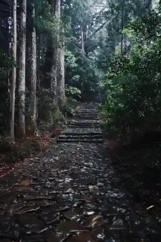 熊野那智大社の{uncategorized: "未分類", other: "その他", undefined: "問題あり", building: "その他建物", grave: "お墓", sacred_gate: "鳥居", guardian: "狛犬", statue: "像", buddha: "仏像", history: "歴史", nature: "自然", garden: "庭園", animal: "動物", pagoda: "塔", temizu: "手水舎", mountain_gate: "山門・神門", sanctuary: "本殿・本堂", subordinate: "末社・摂社", art: "芸術", scenery: "景色", jizo: "地蔵", ema: "絵馬", goshuin: "御朱印", omikuji: "おみくじ", items: "授与品その他", amulet: "お守り", goshuincho: "御朱印帳", eats: "食事", festival: "お祭り", votive_dance: "神楽", shichigosan: "七五三参", wedding: "結婚式", experience: "体験その他", initially: "初詣", around: "周辺", anti_infection: "感染症対策"}