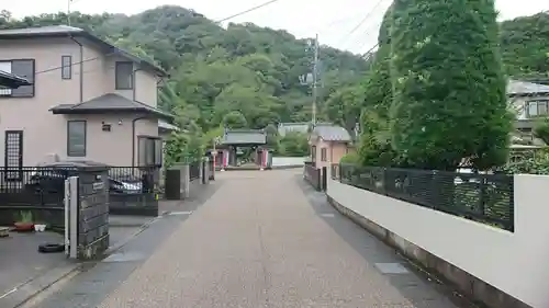 願成就院の山門・神門