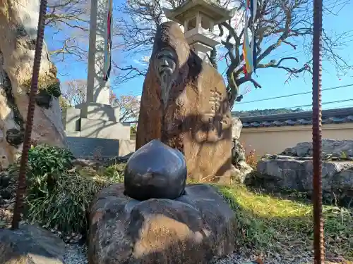 瀧泉寺の{uncategorized: "未分類", other: "その他", undefined: "問題あり", building: "その他建物", grave: "お墓", sacred_gate: "鳥居", guardian: "狛犬", statue: "像", buddha: "仏像", history: "歴史", nature: "自然", garden: "庭園", animal: "動物", pagoda: "塔", temizu: "手水舎", mountain_gate: "山門・神門", sanctuary: "本殿・本堂", subordinate: "末社・摂社", art: "芸術", scenery: "景色", jizo: "地蔵", ema: "絵馬", goshuin: "御朱印", omikuji: "おみくじ", items: "授与品その他", amulet: "お守り", goshuincho: "御朱印帳", eats: "食事", festival: "お祭り", votive_dance: "神楽", shichigosan: "七五三参", wedding: "結婚式", experience: "体験その他", initially: "初詣", around: "周辺", anti_infection: "感染症対策"}