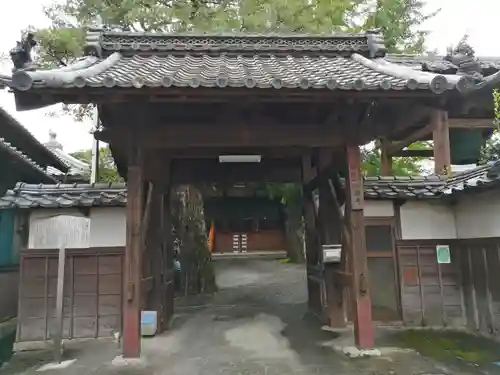 上品寺の山門