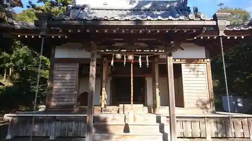 三柱神社(駒場町)の本殿