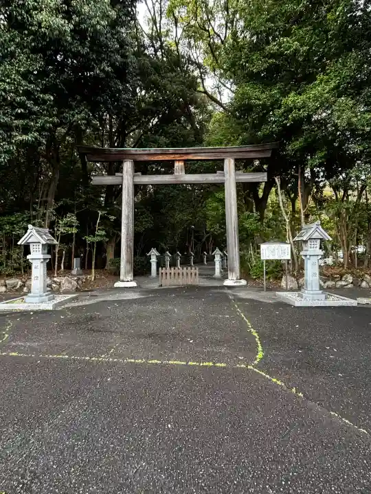 靜岡縣護國神社の{uncategorized: "未分類", other: "その他", undefined: "問題あり", building: "その他建物", grave: "お墓", sacred_gate: "鳥居", guardian: "狛犬", statue: "像", buddha: "仏像", history: "歴史", nature: "自然", garden: "庭園", animal: "動物", pagoda: "塔", temizu: "手水舎", mountain_gate: "山門・神門", sanctuary: "本殿・本堂", subordinate: "末社・摂社", art: "芸術", scenery: "景色", jizo: "地蔵", ema: "絵馬", goshuin: "御朱印", omikuji: "おみくじ", items: "授与品その他", amulet: "お守り", goshuincho: "御朱印帳", eats: "食事", festival: "お祭り", votive_dance: "神楽", shichigosan: "七五三参", wedding: "結婚式", experience: "体験その他", initially: "初詣", around: "周辺", anti_infection: "感染症対策"}