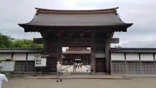 瑞龍寺の山門・神門
