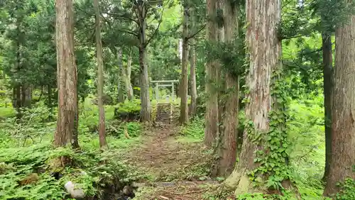 大日寺跡湯殿山神社(山形県)