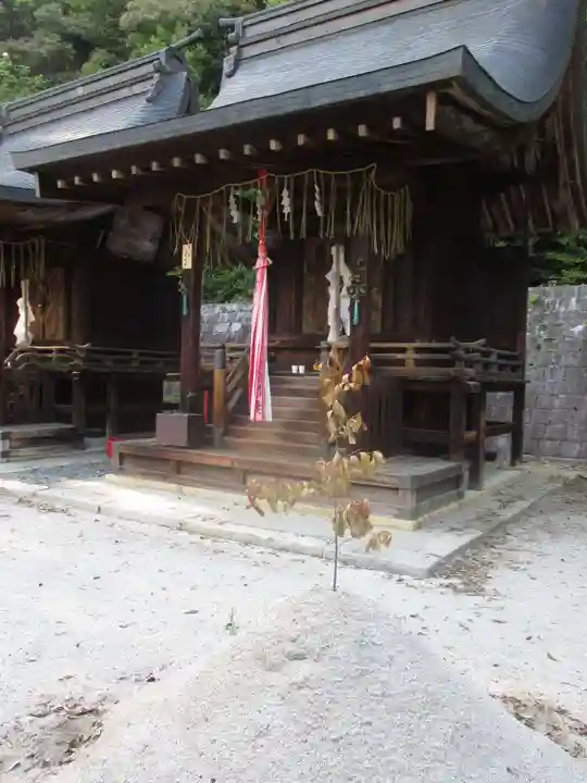 石座神社の本殿・本堂