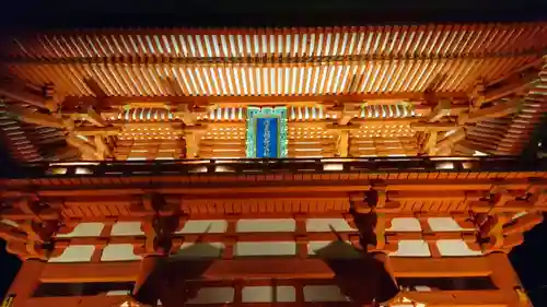 伏見稲荷大社の山門・神門