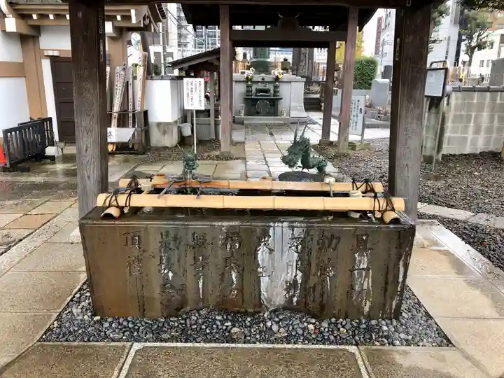 永平寺別院長谷寺の手水舎