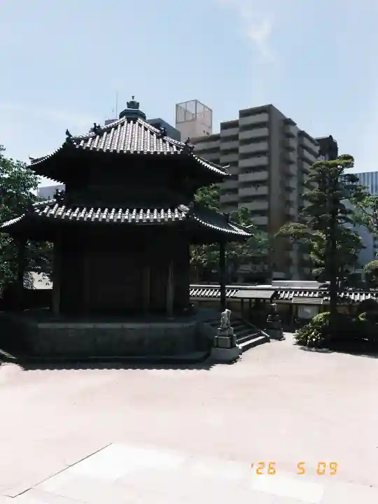 東長寺の{uncategorized: "未分類", other: "その他", undefined: "問題あり", building: "その他建物", grave: "お墓", sacred_gate: "鳥居", guardian: "狛犬", statue: "像", buddha: "仏像", history: "歴史", nature: "自然", garden: "庭園", animal: "動物", pagoda: "塔", temizu: "手水舎", mountain_gate: "山門・神門", sanctuary: "本殿・本堂", subordinate: "末社・摂社", art: "芸術", scenery: "景色", jizo: "地蔵", ema: "絵馬", goshuin: "御朱印", omikuji: "おみくじ", items: "授与品その他", amulet: "お守り", goshuincho: "御朱印帳", eats: "食事", festival: "お祭り", votive_dance: "神楽", shichigosan: "七五三参", wedding: "結婚式", experience: "体験その他", initially: "初詣", around: "周辺", anti_infection: "感染症対策"}