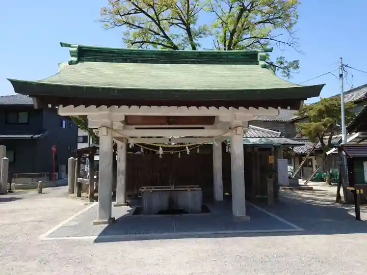 知立神社の手水舎