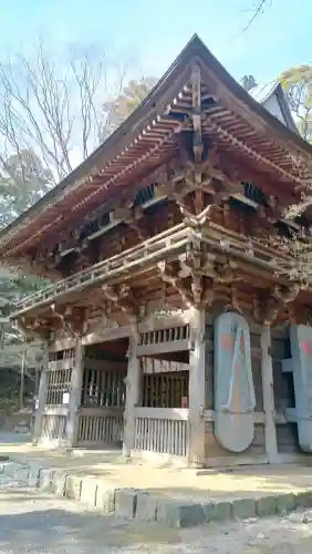 椎尾山薬王院の{uncategorized: "未分類", other: "その他", undefined: "問題あり", building: "その他建物", grave: "お墓", sacred_gate: "鳥居", guardian: "狛犬", statue: "像", buddha: "仏像", history: "歴史", nature: "自然", garden: "庭園", animal: "動物", pagoda: "塔", temizu: "手水舎", mountain_gate: "山門・神門", sanctuary: "本殿・本堂", subordinate: "末社・摂社", art: "芸術", scenery: "景色", jizo: "地蔵", ema: "絵馬", goshuin: "御朱印", omikuji: "おみくじ", items: "授与品その他", amulet: "お守り", goshuincho: "御朱印帳", eats: "食事", festival: "お祭り", votive_dance: "神楽", shichigosan: "七五三参", wedding: "結婚式", experience: "体験その他", initially: "初詣", around: "周辺", anti_infection: "感染症対策"}