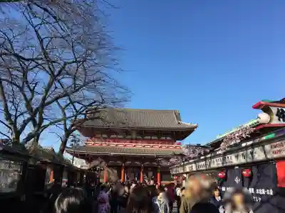 浅草寺の山門・神門