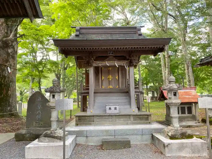 淺間神社(忍野八海)の末社・摂社