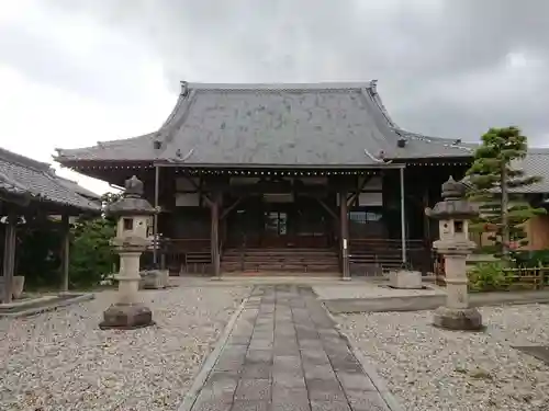 浄信寺の本殿・本堂