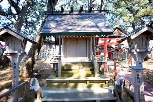 高山稲荷神社の本殿