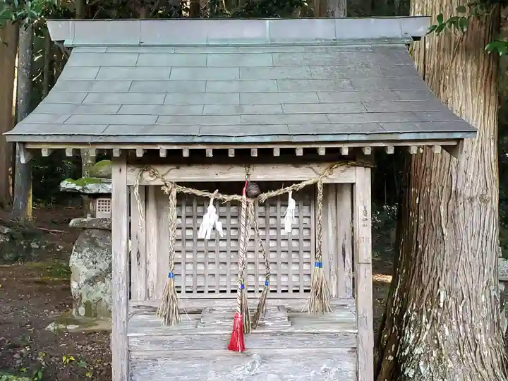 二村神社の末社・摂社