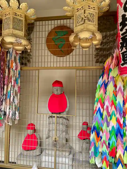 大観音寺の{uncategorized: "未分類", other: "その他", undefined: "問題あり", building: "その他建物", grave: "お墓", sacred_gate: "鳥居", guardian: "狛犬", statue: "像", buddha: "仏像", history: "歴史", nature: "自然", garden: "庭園", animal: "動物", pagoda: "塔", temizu: "手水舎", mountain_gate: "山門・神門", sanctuary: "本殿・本堂", subordinate: "末社・摂社", art: "芸術", scenery: "景色", jizo: "地蔵", ema: "絵馬", goshuin: "御朱印", omikuji: "おみくじ", items: "授与品その他", amulet: "お守り", goshuincho: "御朱印帳", eats: "食事", festival: "お祭り", votive_dance: "神楽", shichigosan: "七五三参", wedding: "結婚式", experience: "体験その他", initially: "初詣", around: "周辺", anti_infection: "感染症対策"}