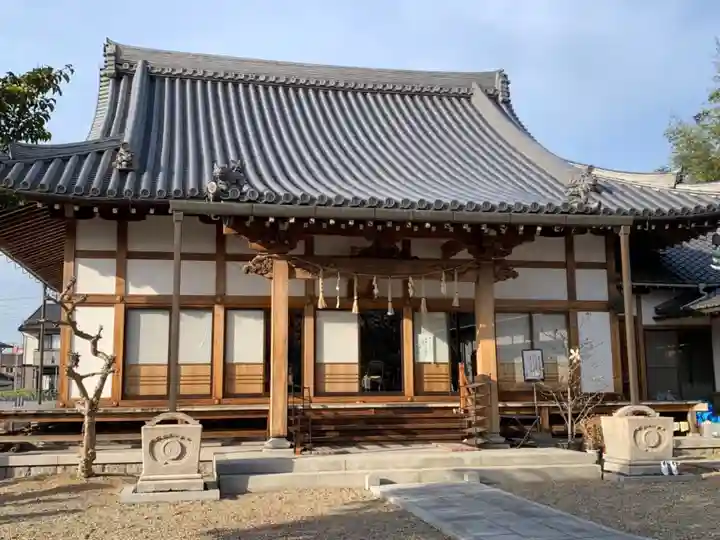 西光寺の本殿・本堂