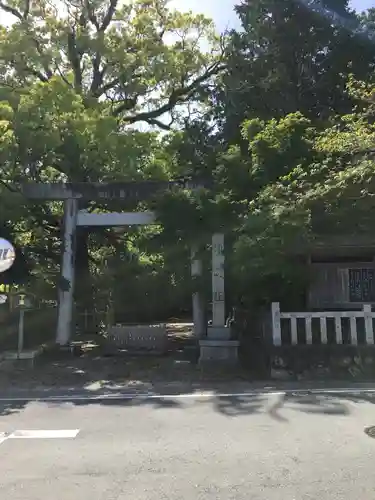 神明社の鳥居