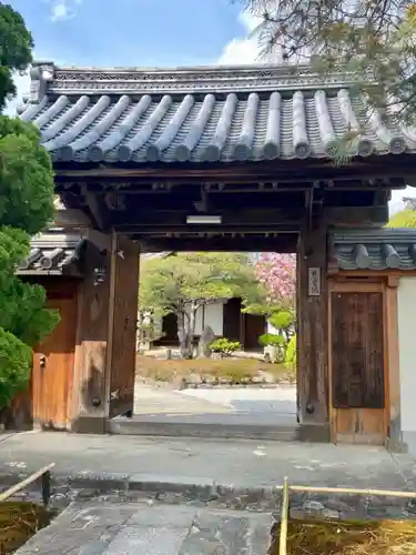 慈雲院の山門