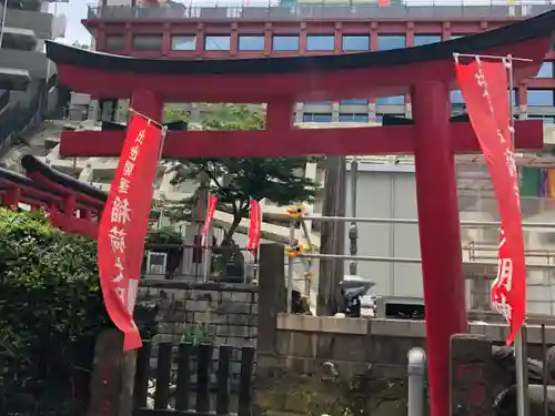 横浜成田山延命院（成田山横浜別院）の鳥居